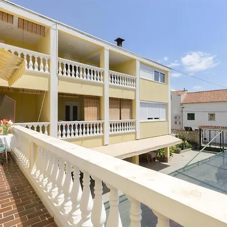 Apartments And Room Lotus Tribalj Esterno foto